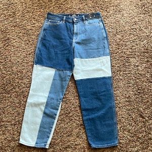 Hollister Ultra High Rise Mom Jeans size 9s NWT